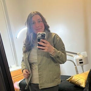 Meet your Posher, Ivalee